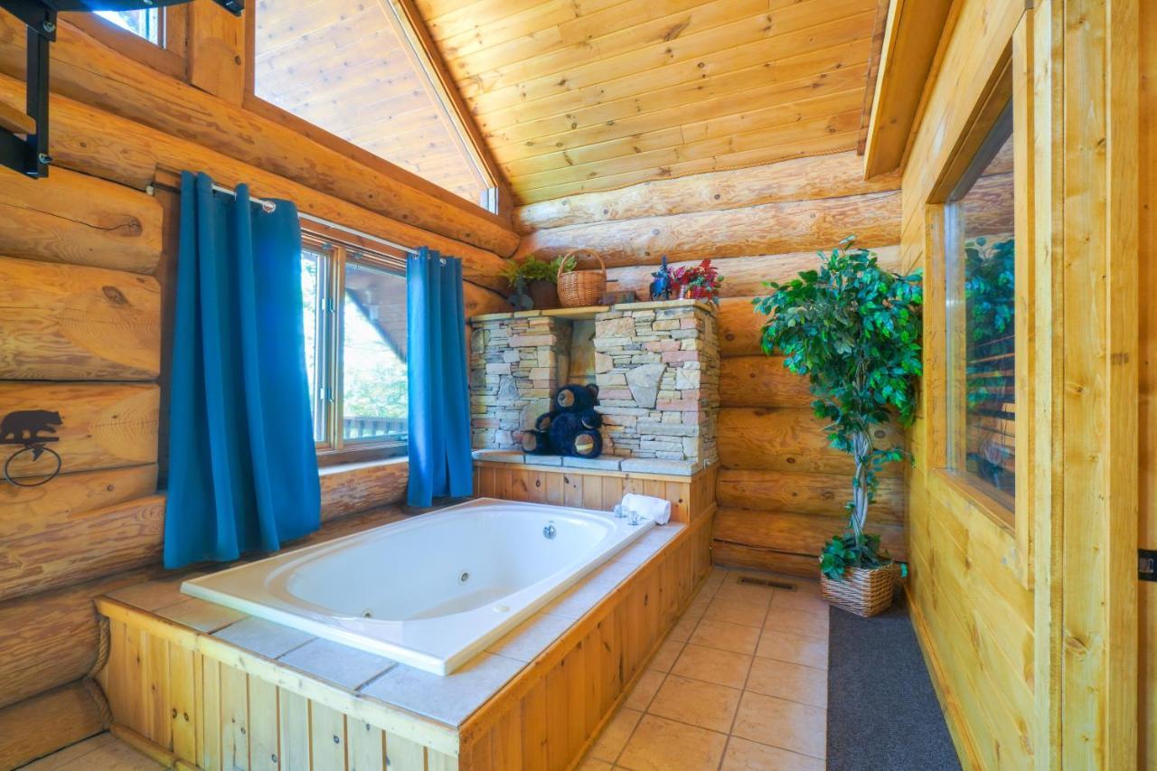 Smoky Mountain Vacation Rental Cabin With Hot Tub! Gatlinburg Bagian luar foto