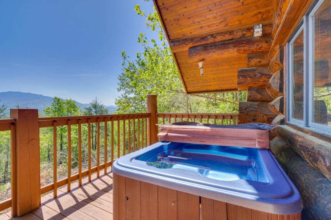 Smoky Mountain Vacation Rental Cabin With Hot Tub! Gatlinburg Bagian luar foto